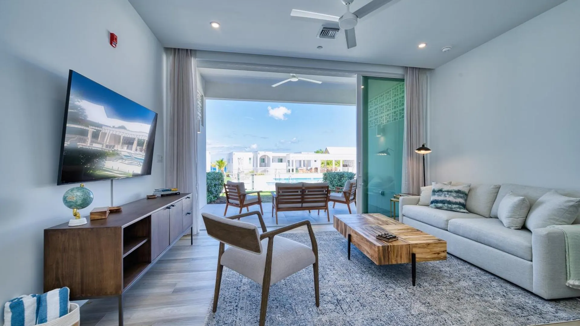 Apartament Sunset Point: Chic Meets Luxury West Bay Kajmany