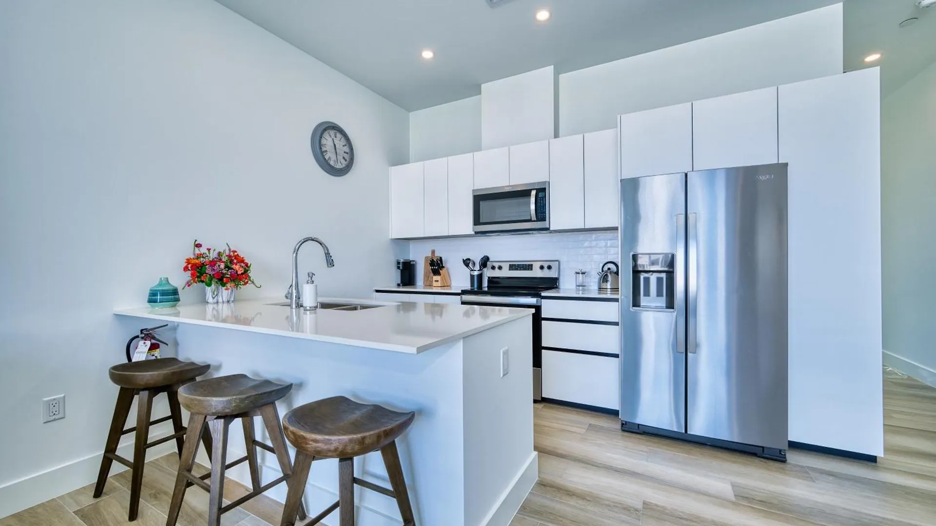 Apartament Sunset Point: Chic Meets Luxury West Bay
