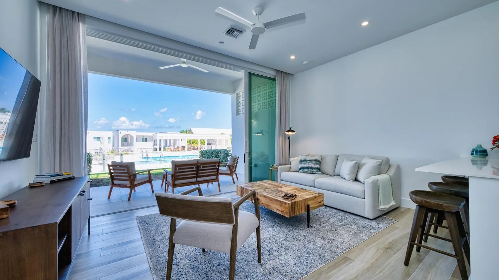 Apartament Sunset Point: Chic Meets Luxury West Bay