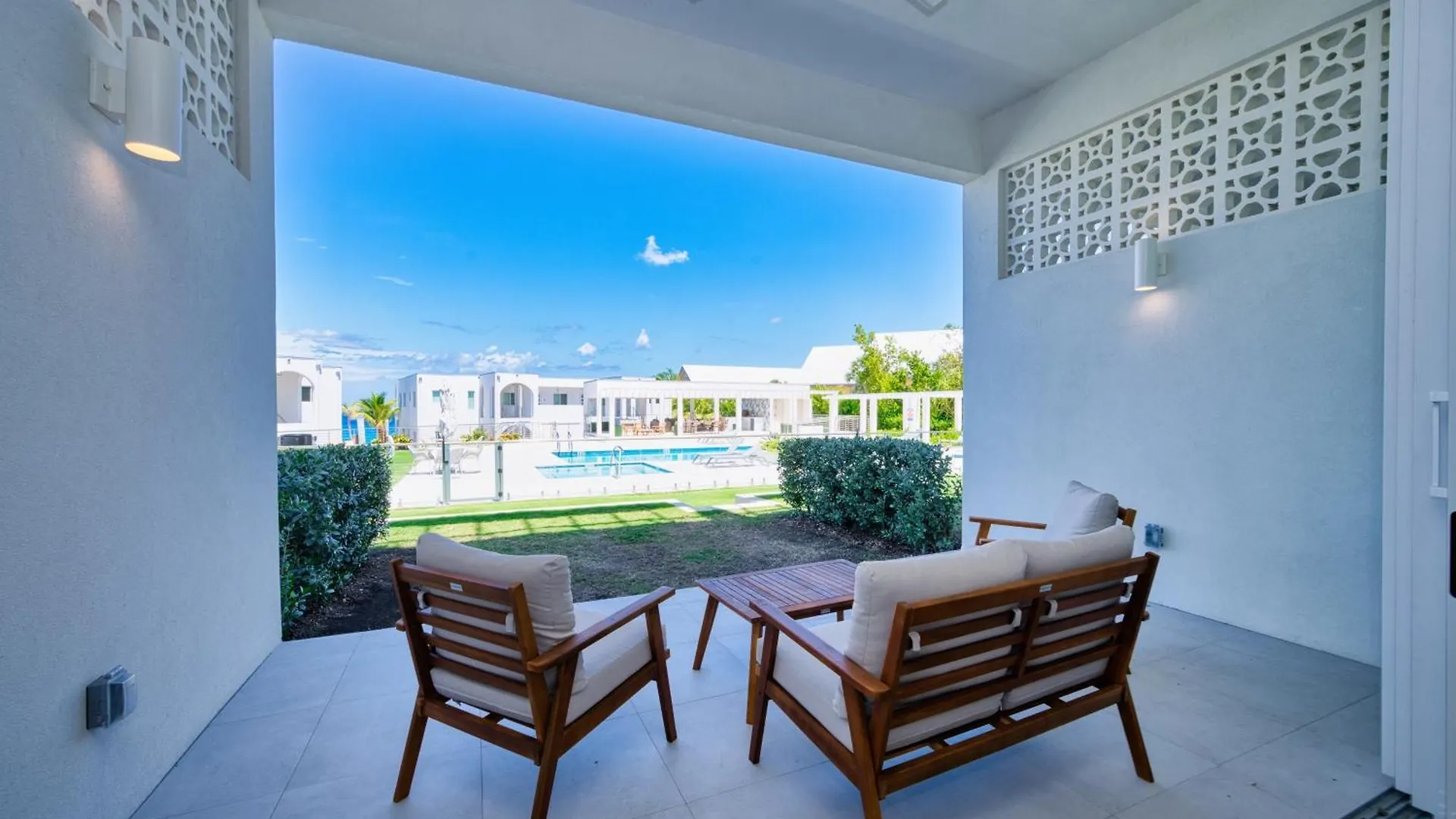 Apartament Sunset Point: Chic Meets Luxury West Bay